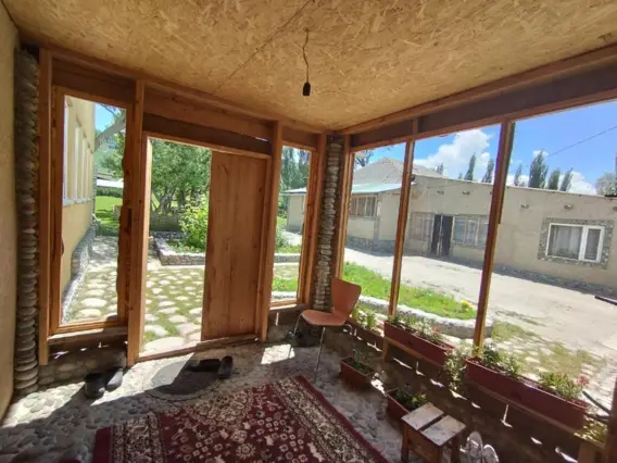 Triple Room with Shared Bathroom — room, v. Karool-Debe