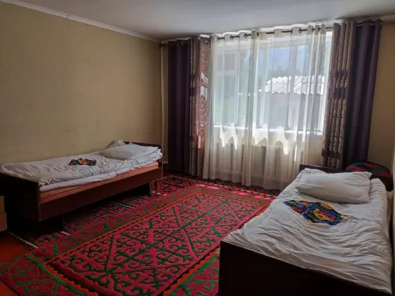 Twin Room — room, v. Shabdan