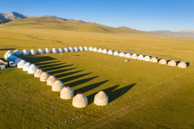 Ak-Sai Travel Yurt Kampı, Son-Kul Gölü'nde (As a Nomad tarafından) — tatil alanı, Son Göl