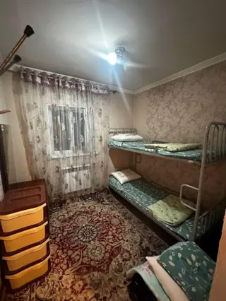 Оңтүстік-шығыстағы үй — коттедж/үй, Ош