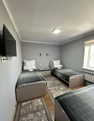 Трехместный Люкс — room, Talas