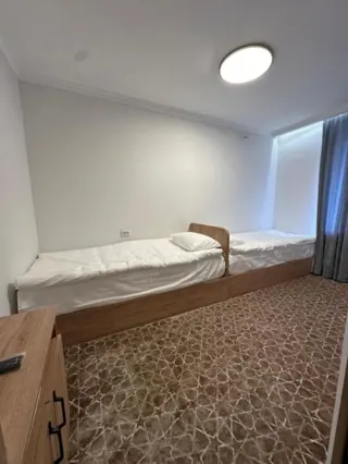 Chambre Lits Jumeaux — chambre, Naryn