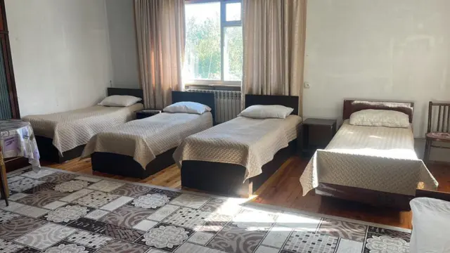 Семиместный номер — room, Talas