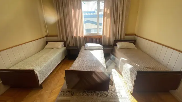 Трехместный номер — room, Talas