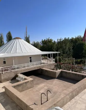 Гостиница "Акбермет" — гостиница, Токтогул