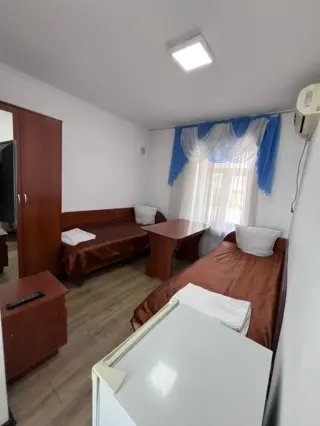 Двухместный номер — номер, Токтогул