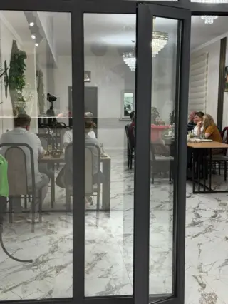Алты кісілік бөлме — нөмір, Токтогул