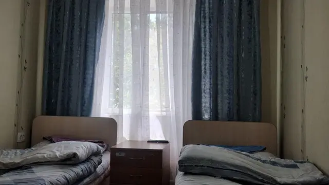 Двухместный номер с общим сан узлом — room, Batken