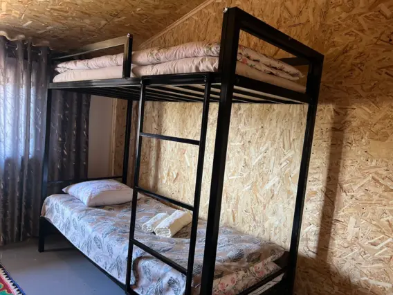 Четырёхместный номер — room, v. Kara-Debe