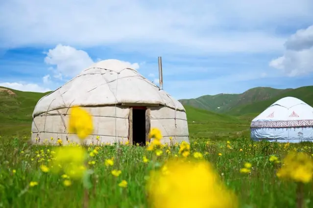 Double Superior Yurt — room, v. Suusamyr
