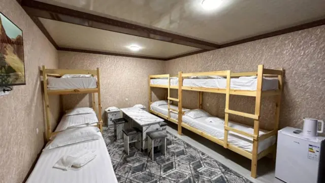 Sieben-Personen-Zimmer — zimmer, Manas (Dschalal-Abad)