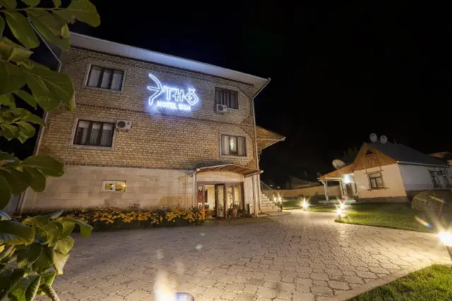 Ethno Hotel Osh — hôtel, Och