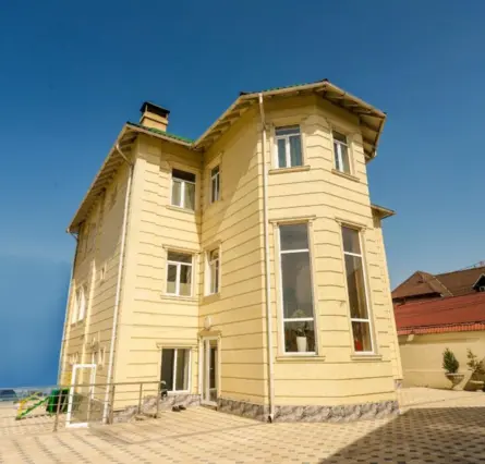 Lux House — guest house, Osh