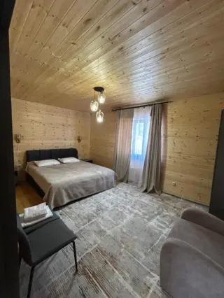 Апартаменты с видом на горы Каракола — room, Karakol