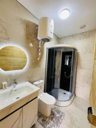 Апартаменты с видом на горы Каракола — room, Karakol