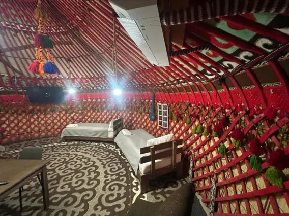 Семейный номер в Караколе — room, Karakol