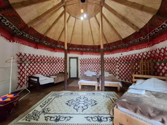 Семейный номер с сан. узлом — room, v. Karakol (d. Ak-Suy )