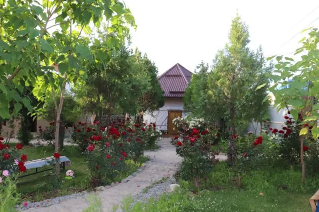 Койко-место в общем МУЖСКОМ номере — bed space, v. Karakol (d. Ak-Suy )