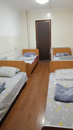 Четырёхместный номер в Time Hostel — room, Osh