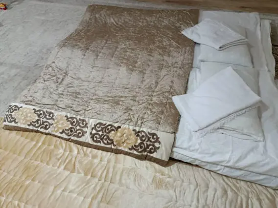 Double Room — room, Emgekchil v.