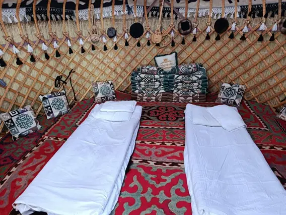 Double Yurt — room, Emgekchil v.