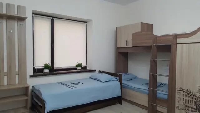 Triple Room — room, Kant