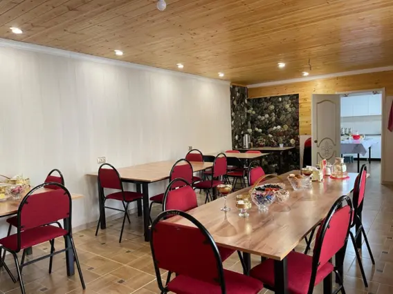 Enilchek Guest House — гостевой дом, с. Ак-Суу (Теплоключенка)