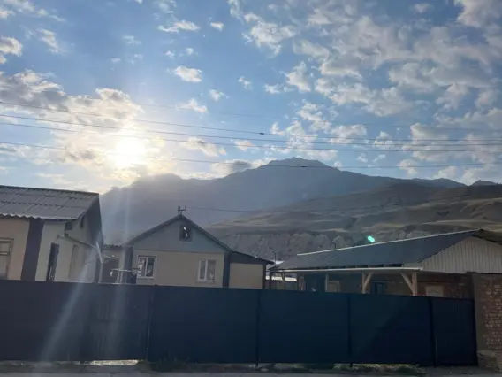 Üç Kişilik Oda — oda, Ak-Suu (Teploklyuçenka)