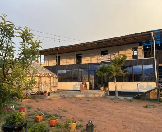 База отдыха Ak Ilbirs Guesthouse — зона отдыха, с. Тон