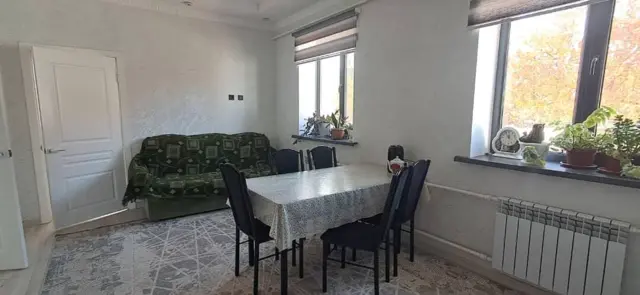 Төрт кісілік бөлме — нөмір, Қазарман