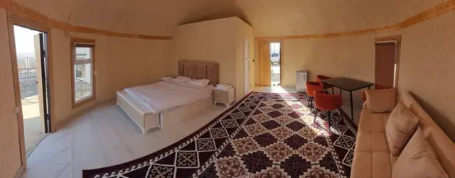 Triple Room — room, Aral