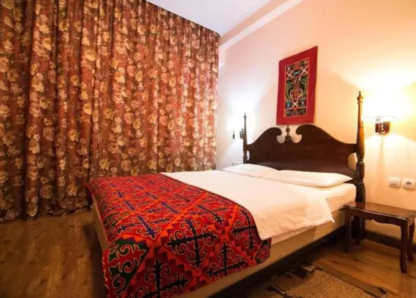 Junior Suite — room, Karakol