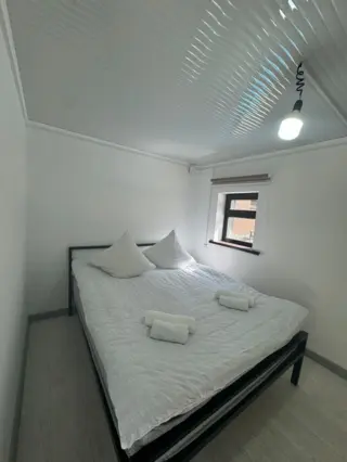 Койко место для одного — bed space, v. Barskoon