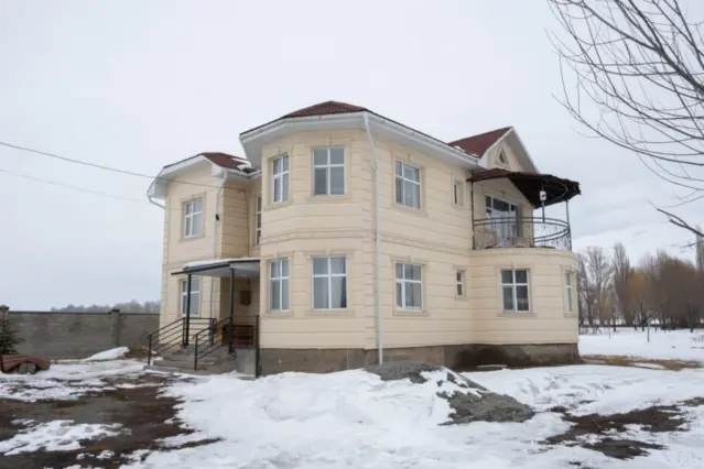 Maman Guesthouse — guest house, v. Maman