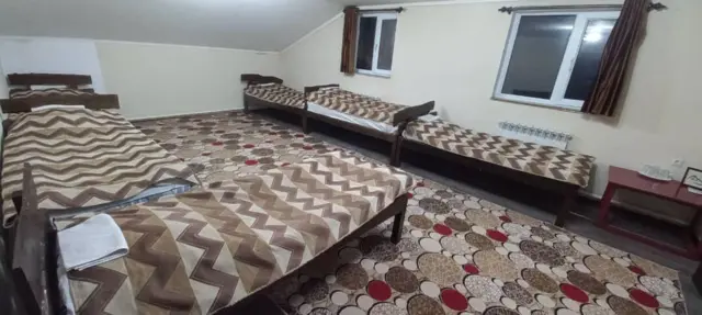 Шестиместный номер — Snow Leopard Hostel — номер, Каракол