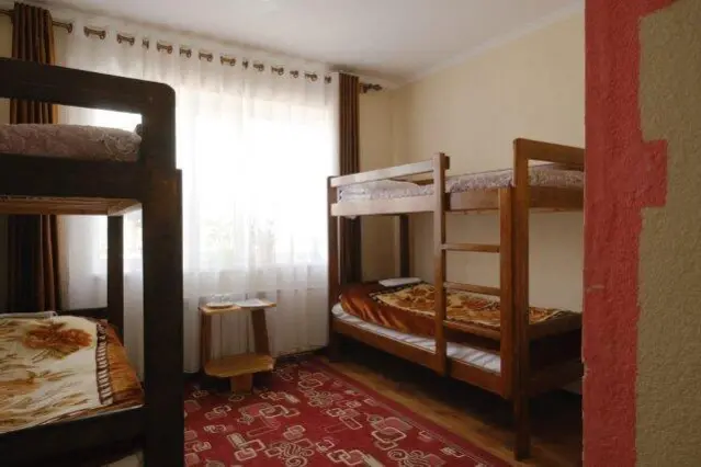 Четырёхместный номер — Snow Leopard Hostel — номер, Каракол