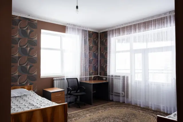 Twin Room — room, v. Maman