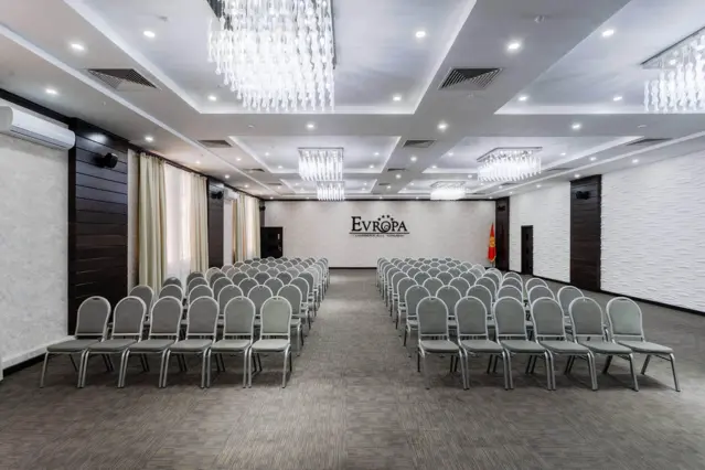 Evropa Hotel — hôtel, Bichkek