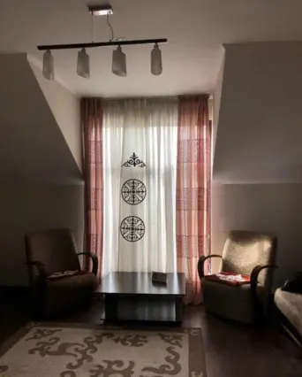 Chambre Lits Jumeaux — chambre, Karakol