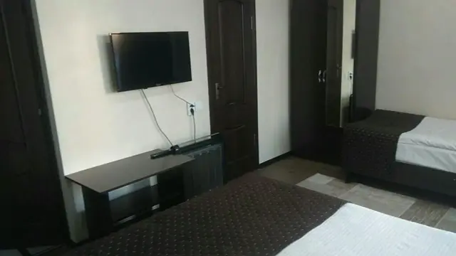 Chambre quadruple — chambre, Karakol