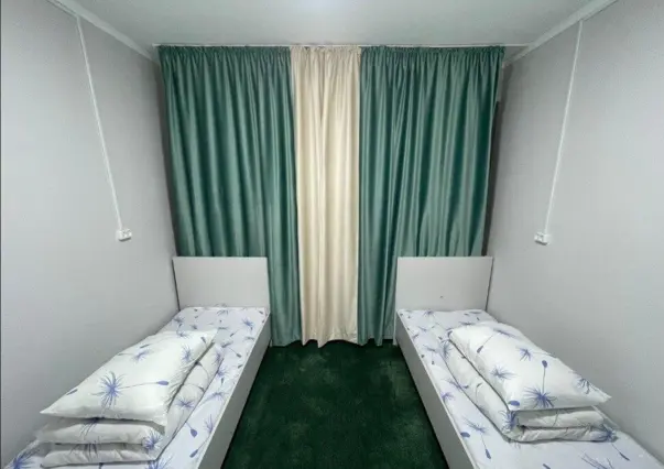 Auberge de jeunesse Uya — auberge de jeunesse, Och
