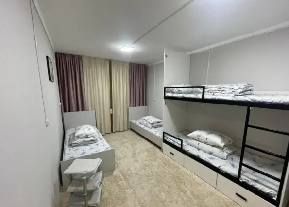 Auberge de jeunesse Uya — auberge de jeunesse, Och