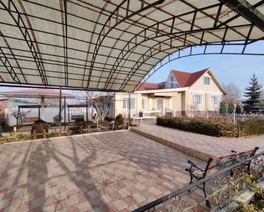 Ak-Orgo House — guest house, Karakol