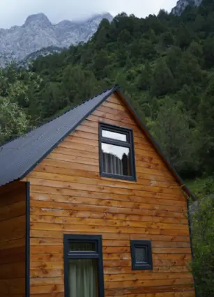 Chalet pour quatre personnes — chalet/maison, Alay