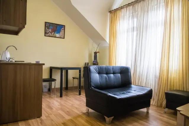 Семейный номер с кухней — room, Bishkek