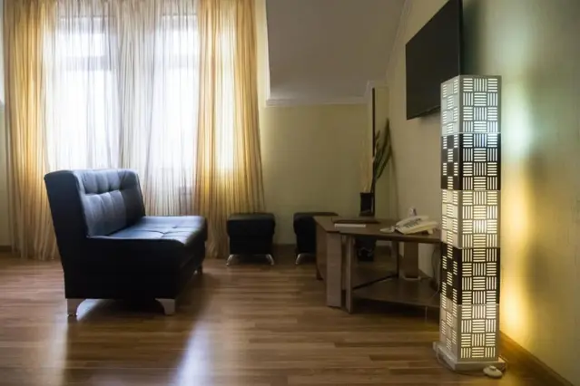 Семейный номер с кухней — room, Bishkek