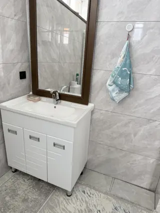 Chambre Familiale — chambre, Shabdan