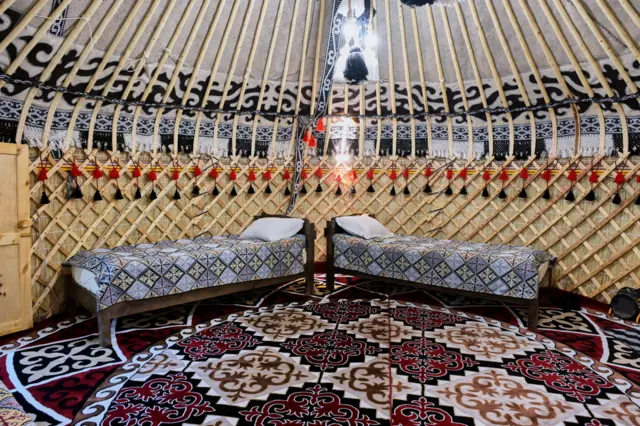 Katta o'tov — oʻtov, Karakol