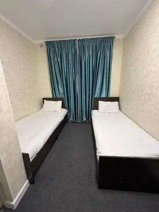 Twin Standard — room, Chaek