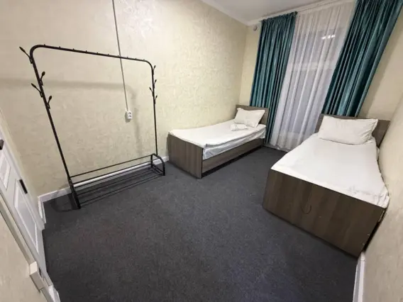 Twin Standard — room, Chaek